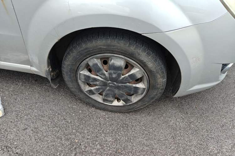 Used Chevrolet Lova 2009 1.4 SE MT Right Front Wheel Hub