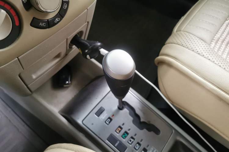 Used Chevrolet Lova 2009 1.4 SE AT Gear Lever