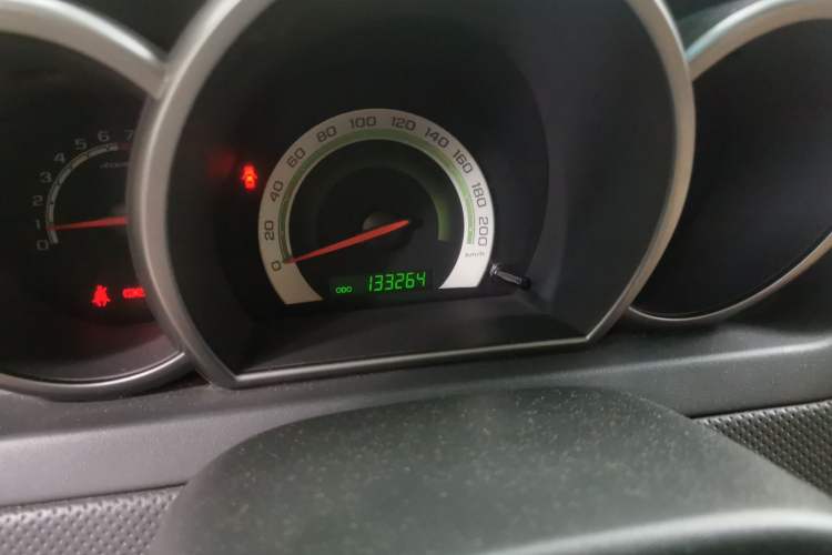 Used Chevrolet Lova 2009 1.4 SE AT Odometer Close Up