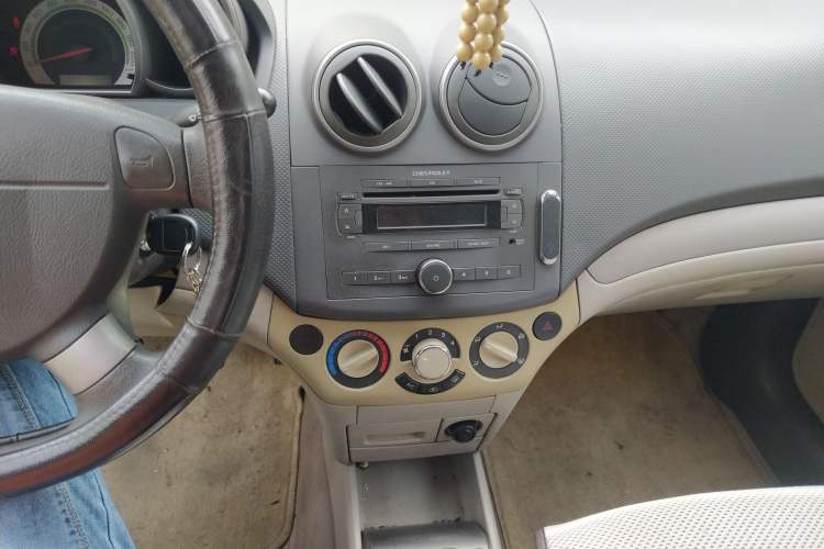 Used Chevrolet Lova 2010 1.4 MT Fengdu Version Audio And AC Panel