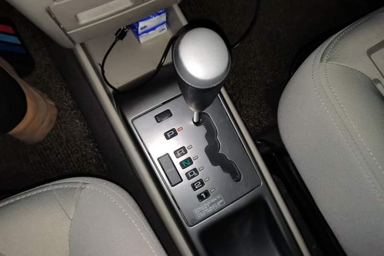Used Chevrolet Lova 2010 1.4 AT Fashion Edition Gear Lever