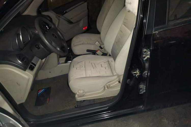 Used Chevrolet Lova 2010 1.4 AT Fashion Edition Left Front Seat