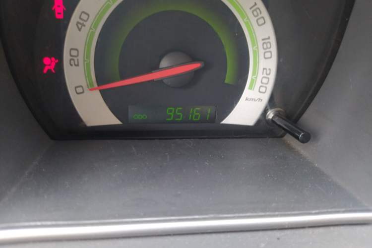 Used Chevrolet Lova 2010 1.4 MT Fengdu Version Odometer Close Up