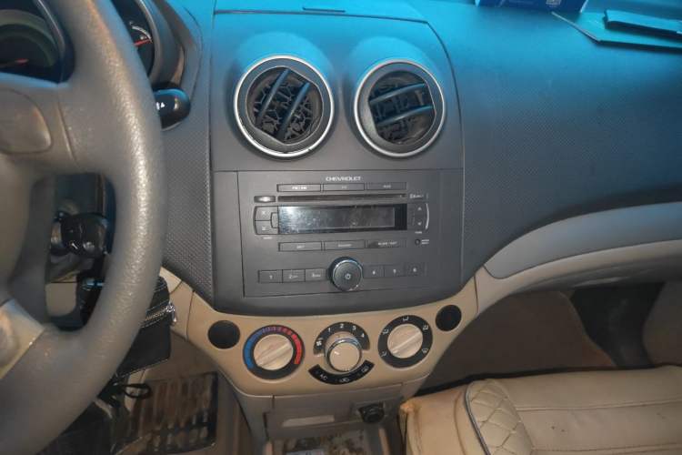 Used Chevrolet Lova 2010 1.4 MT Fengdu Version Audio And AC Panel