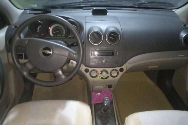 Used Chevrolet Lova 2010 1.4 MT Fengdu Version Center Console