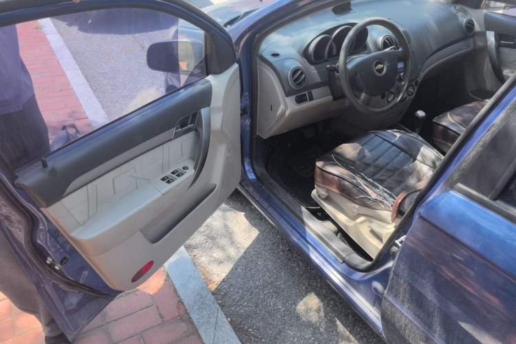 Used Chevrolet Lova 2010 1.4 AT Fashion Edition Driver Seat
