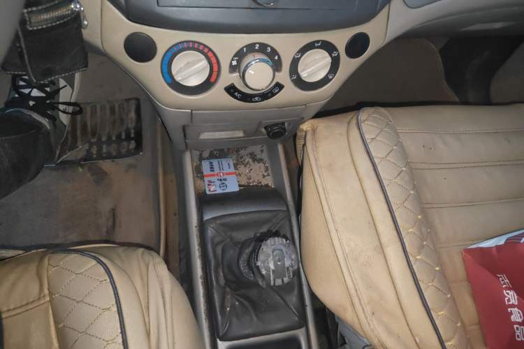 Used Chevrolet Lova 2010 1.4 MT Fengdu Version Gear Lever