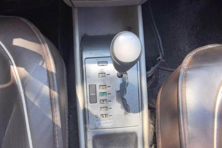 Used Chevrolet Lova 2010 1.4 AT Fashion Edition Gear Lever