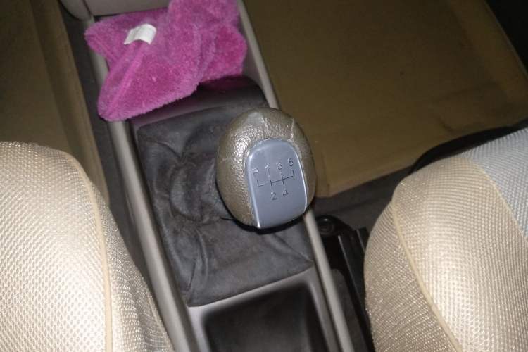 Used Chevrolet Lova 2010 1.4 MT Fengdu Version Gear Lever