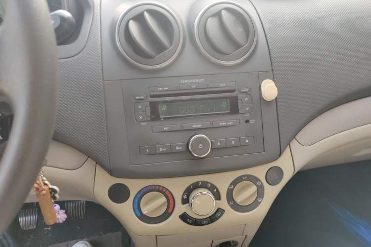 Used Chevrolet Lova 2010 1.4 MT Fengdu Version Audio And AC Panel