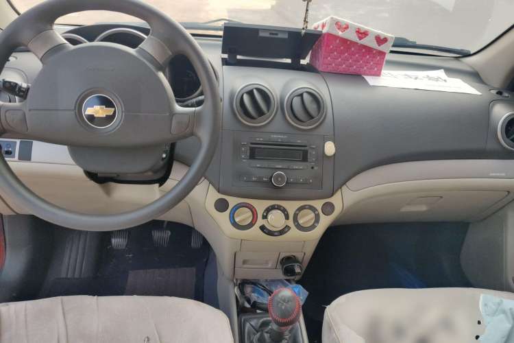 Used Chevrolet Lova 2010 1.4 MT Fengdu Version Center Console