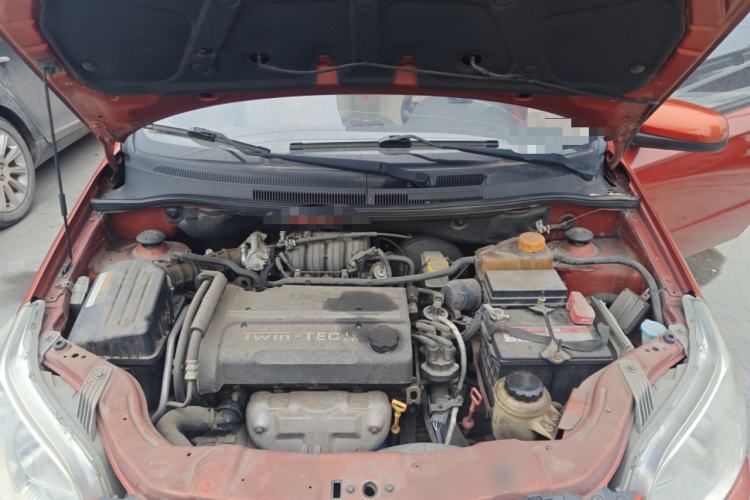 Used Chevrolet Lova 2010 1.6 AT Style Edition Engine Bay