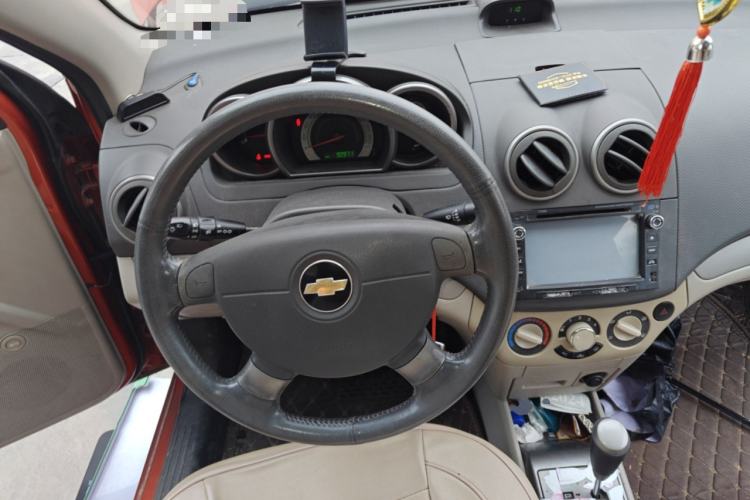 Used Chevrolet Lova 2010 1.6 AT Style Edition Steering Wheel