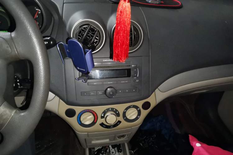 Used Chevrolet Lova 2010 1.4 AT Fashion Edition Audio And AC Panel