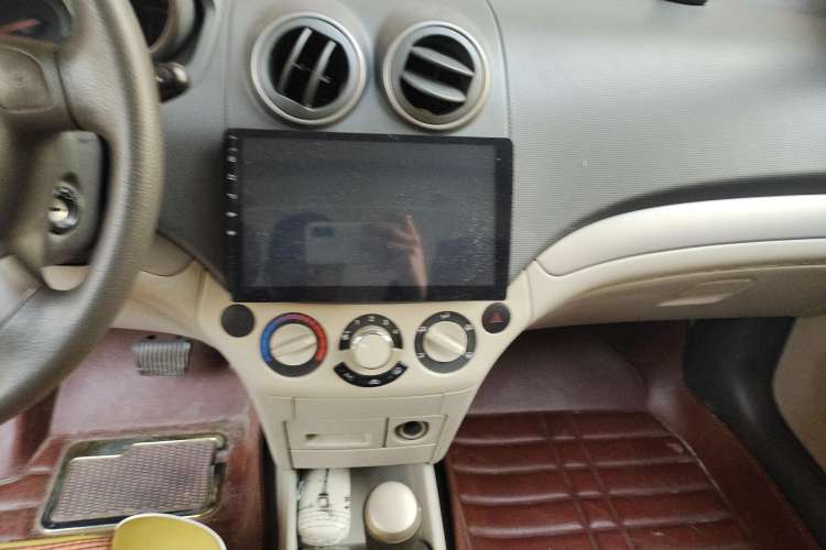 Used Chevrolet Lova 2010 1.4 AT Fashion Edition Audio And AC Panel