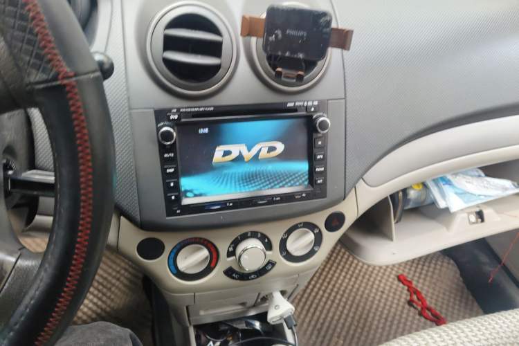 Used Chevrolet Lova 2010 1.4 AT Fashion Edition Audio And AC Panel