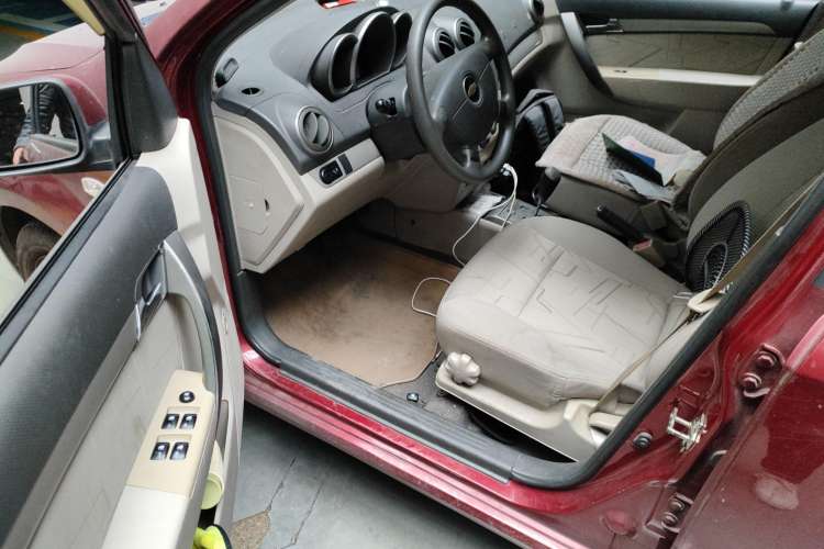 Used Chevrolet Lova 2010 1.4 AT Fashion Edition Driver Seat