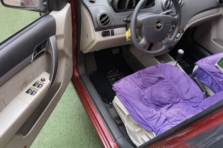 Used Chevrolet Lova 2010 1.4 AT Fashion Edition Driver Seat