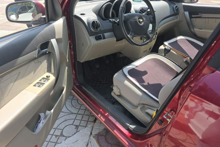 Used Chevrolet Lova 2010 1.6MT Dynamic Edition Driver Seat