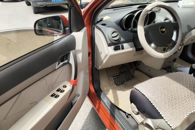 Used Chevrolet Lova 2010 1.4 AT Fashion Edition Driver Seat