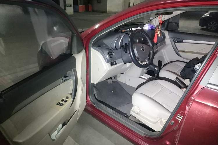 Used Chevrolet Lova 2010 1.6 AT Style Edition Driver Seat