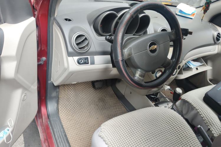 Used Chevrolet Lova 2010 1.4 AT Fashion Edition Driver Seat