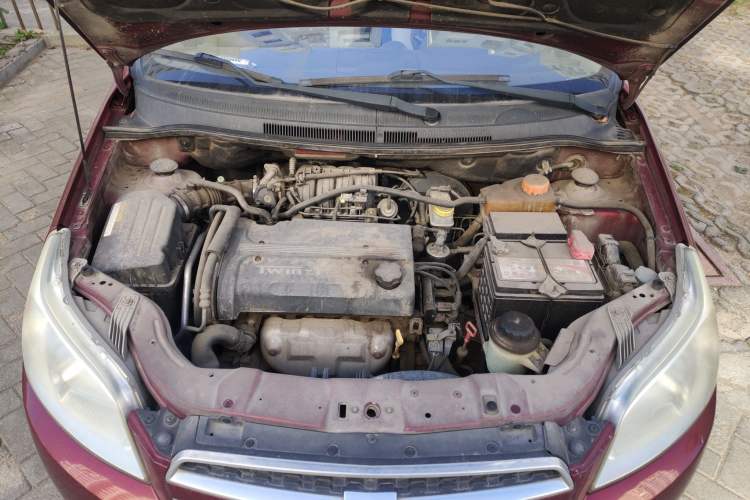 Used Chevrolet Lova 2010 1.4 AT Fashion Edition Engine Bay