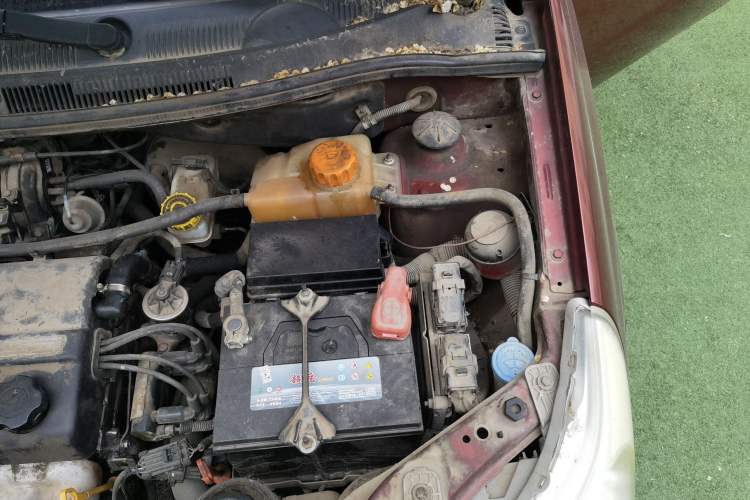 Used Chevrolet Lova 2010 1.4 AT Fashion Edition Engine Bay Left