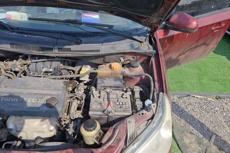 Used Chevrolet Lova 2010 1.4 MT Fengdu Version Engine Bay Left