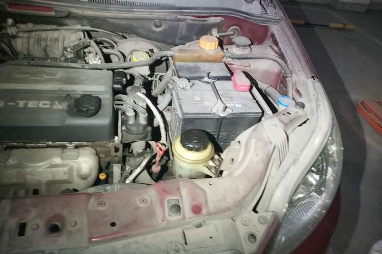 Used Chevrolet Lova 2010 1.6 AT Style Edition Engine Bay Left