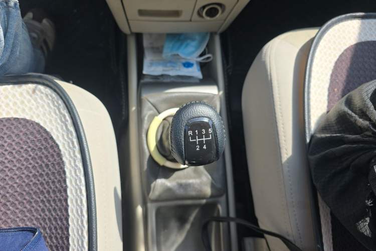 Used Chevrolet Lova 2010 1.6MT Dynamic Edition Gear Lever