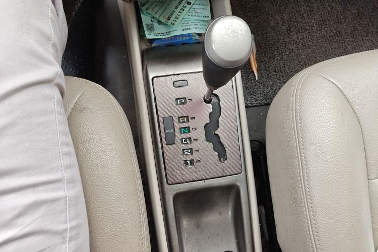 Used Chevrolet Lova 2010 1.4 AT Fashion Edition Gear Lever