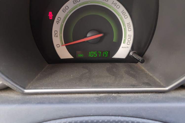 Used Chevrolet Lova 2010 1.4 AT Fashion Edition Odometer Close Up