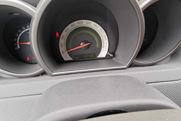 Used Chevrolet Lova 2010 1.4 MT Fengdu Version Odometer Close Up