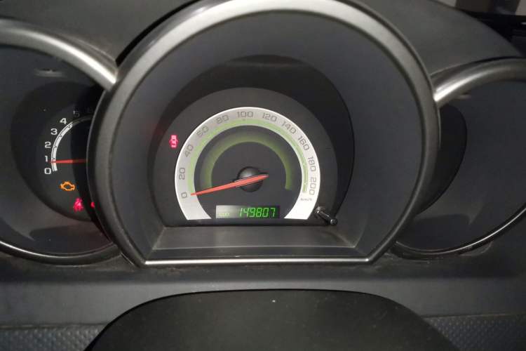 Used Chevrolet Lova 2010 1.4 AT Fashion Edition Odometer Close Up