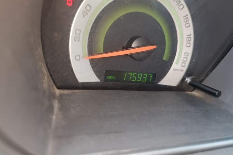 Used Chevrolet Lova 2010 1.4 MT Fengdu Version Odometer Close Up