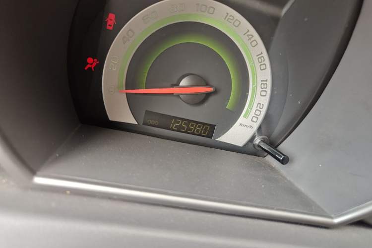 Used Chevrolet Lova 2010 1.4 AT Fashion Edition Odometer Close Up