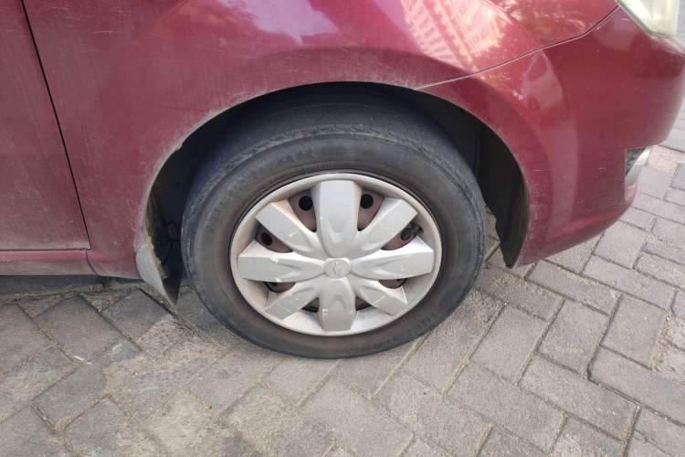Used Chevrolet Lova 2010 1.4 AT Fashion Edition Right Front Wheel Hub