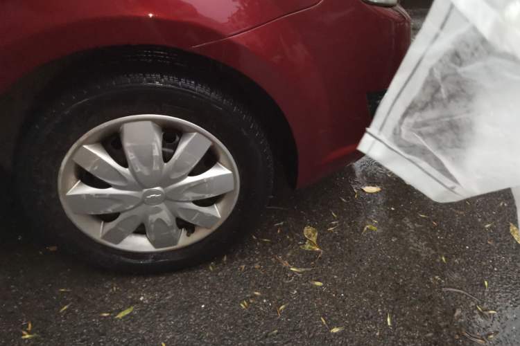 Used Chevrolet Lova 2010 1.4 AT Fashion Edition Right Front Wheel Hub