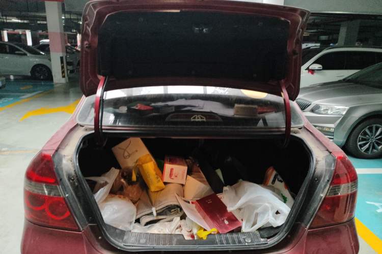Used Chevrolet Lova 2010 1.4 AT Fashion Edition Trunk