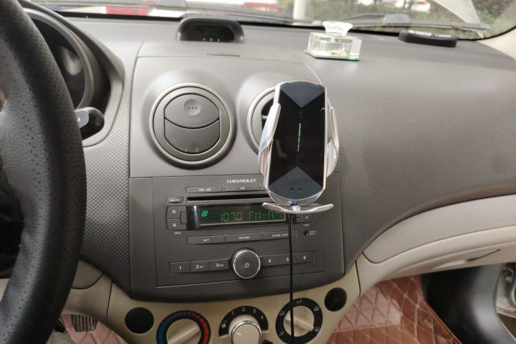 Used Chevrolet Lova 2010 1.6MT Dynamic Edition Audio And AC Panel