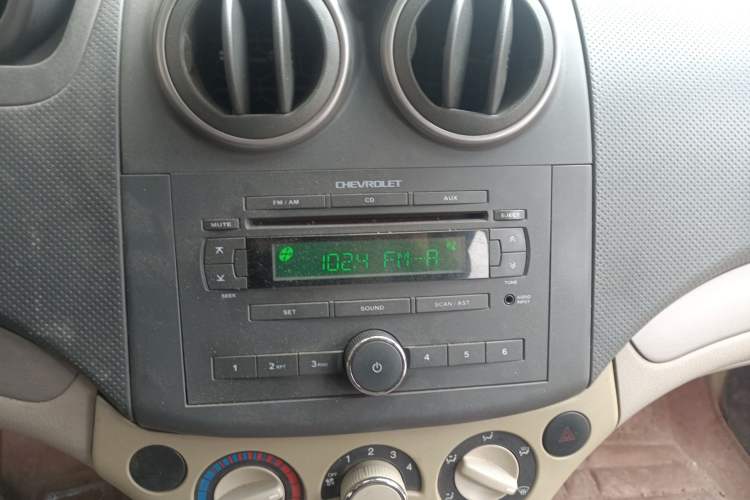 Used Chevrolet Lova 2010 1.4 MT Fengdu Version Audio And AC Panel