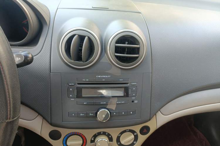 Used Chevrolet Lova 2010 1.4 MT Fengdu Version Audio And AC Panel