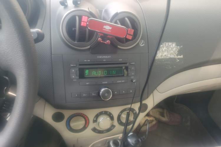 Used Chevrolet Lova 2010 1.4 AT Fashion Edition Audio And AC Panel