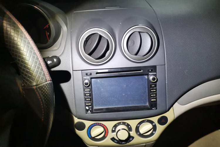 Used Chevrolet Lova 2010 1.4 MT Fengdu Version Audio And AC Panel