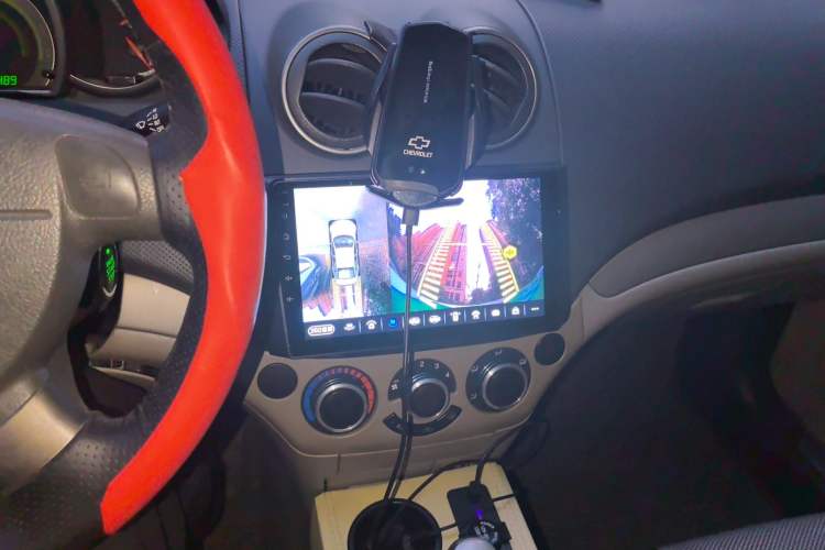 Used Chevrolet Lova 2010 1.4 AT Fashion Edition Audio And AC Panel