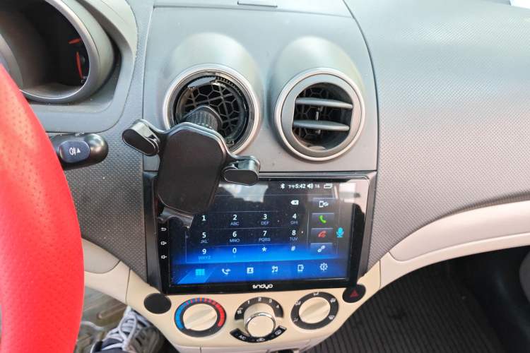 Used Chevrolet Lova 2010 1.4 AT Fashion Edition Audio And AC Panel