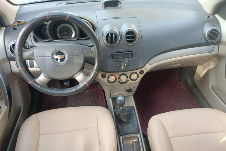 Used Chevrolet Lova 2010 1.4 MT Fengdu Version Center Console