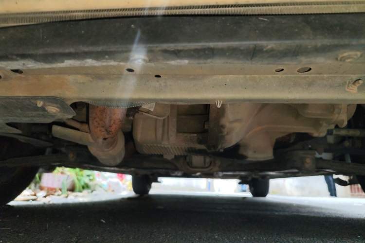 Used Chevrolet Lova 2010 1.4 MT Fengdu Version Chassis Front