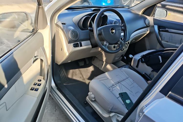 Used Chevrolet Lova 2010 1.4 AT Fashion Edition Driver Seat